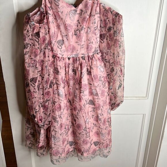 The School For Good And Evil Evers Cold Shoulder Dress Size Medium Nwt - Picture 3 of 8